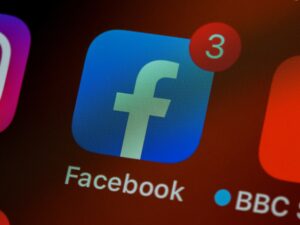 Facebook va combate dezinformarea COVID-19 direct cu notificări către utilizatori