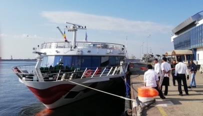 Navă fluvială de pasageri, în Portul Constanța