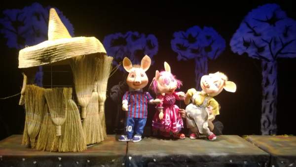 “Cei trei purceluși”, pe scena Teatrului de Copii