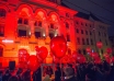 Clădiri iluminate în roșu, pentru Ziua de Luptă împotriva TBC