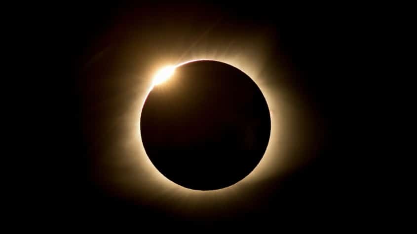 Eclipsă totală de soare transmisă live